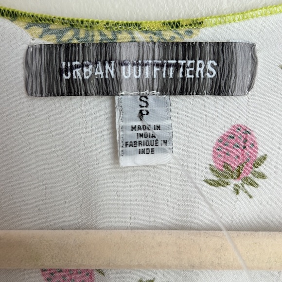 URBAN OUTFITTERS tie front strawberry butterfly print TOP - Picture 6 of 8